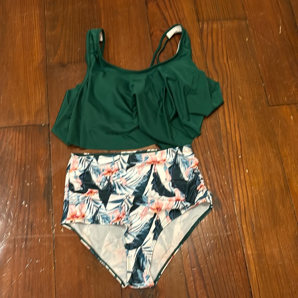 Two piece bathing suit ( size medium women’s)